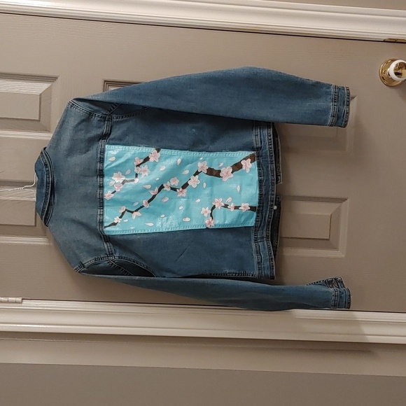 NWT Suko Jeans Cropped Jean Jacket Hand Painted Medium - Picture 3 of 16